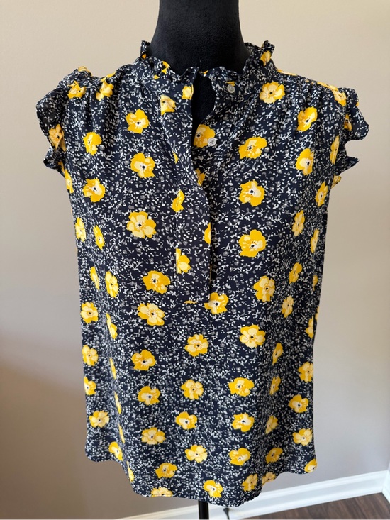 LOFT Tops - LOFT Navy Floral Ruffle Cap-Sleeve Blouse - Yellow Flower Print Medium